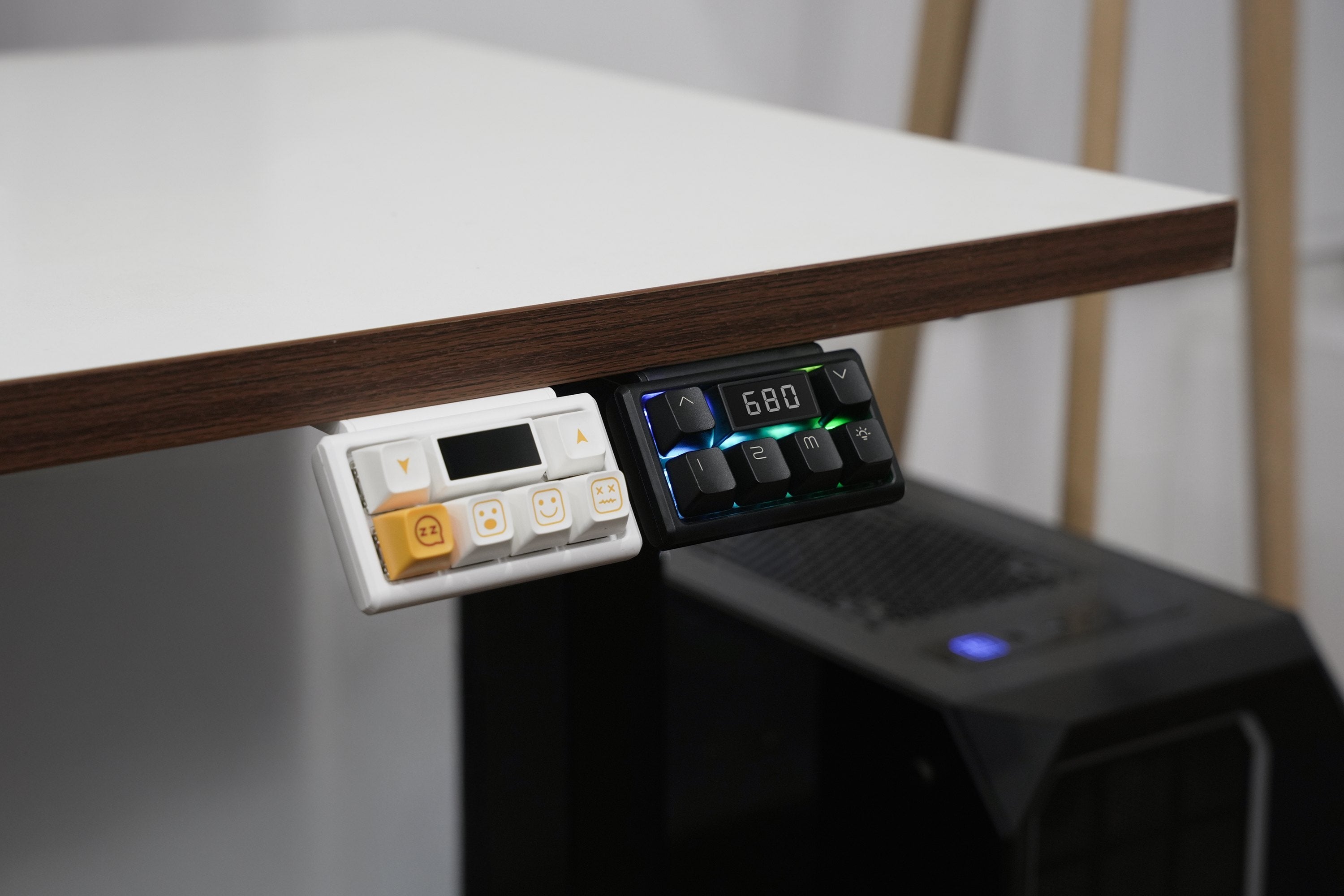 Atlas lift table controller - NORMCORE™ Minimalistic